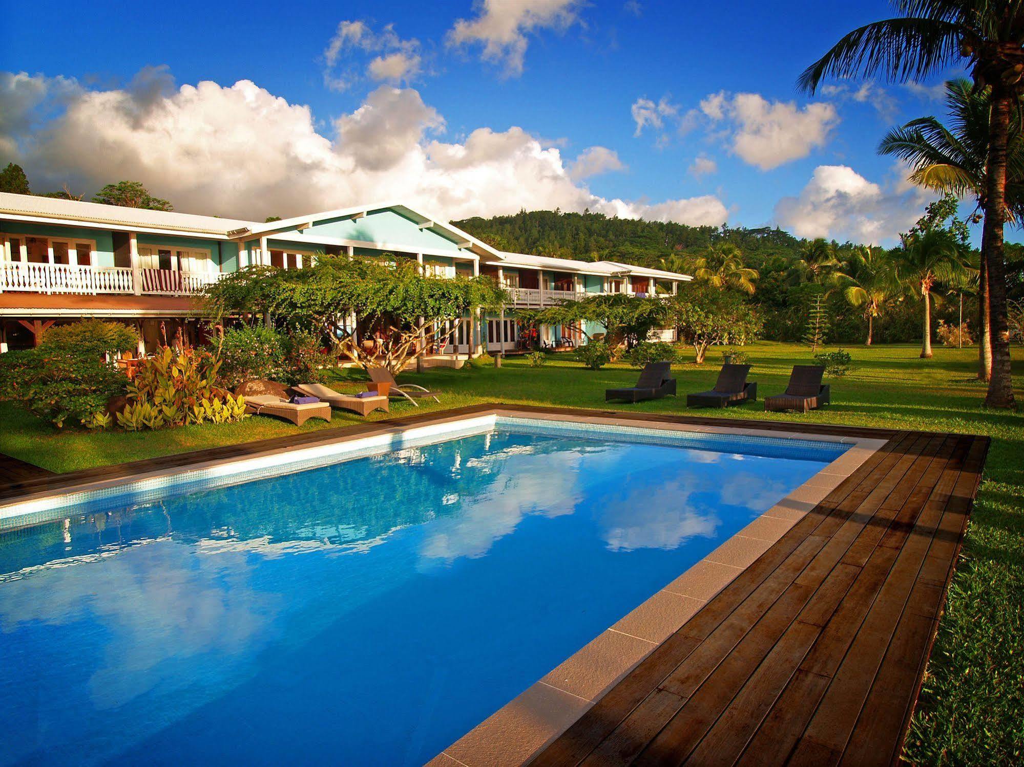 Raiatea Lodge Hotel Uturoa Exterior photo